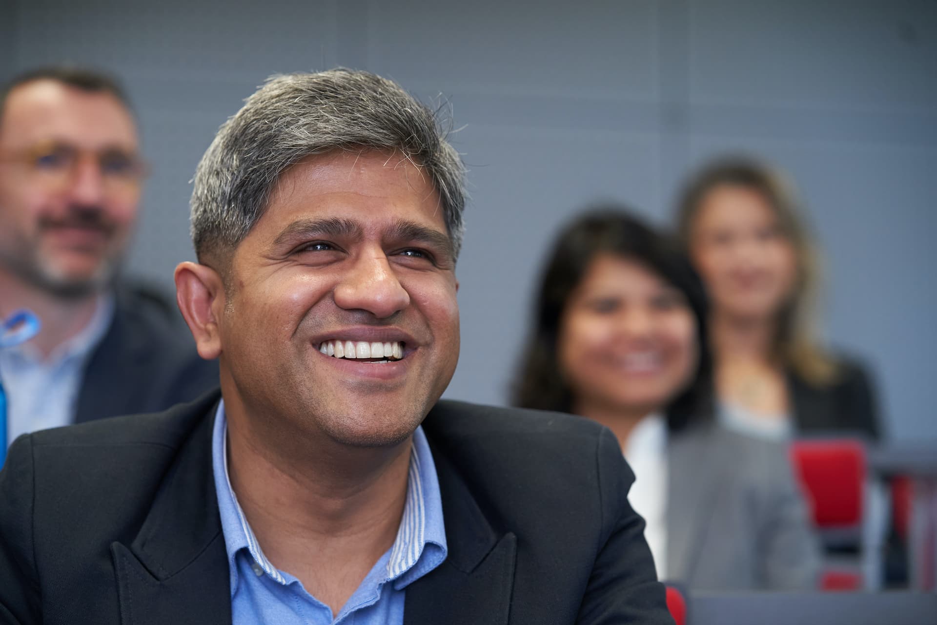 ESSEC Hybrid EMBA banner